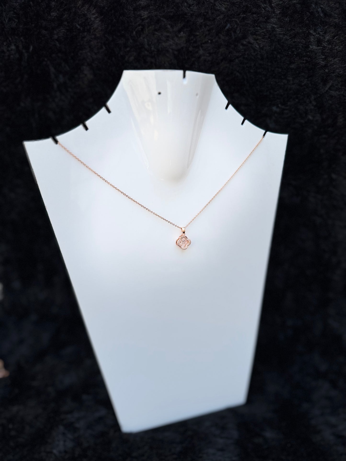 CELESTIA PENDANT