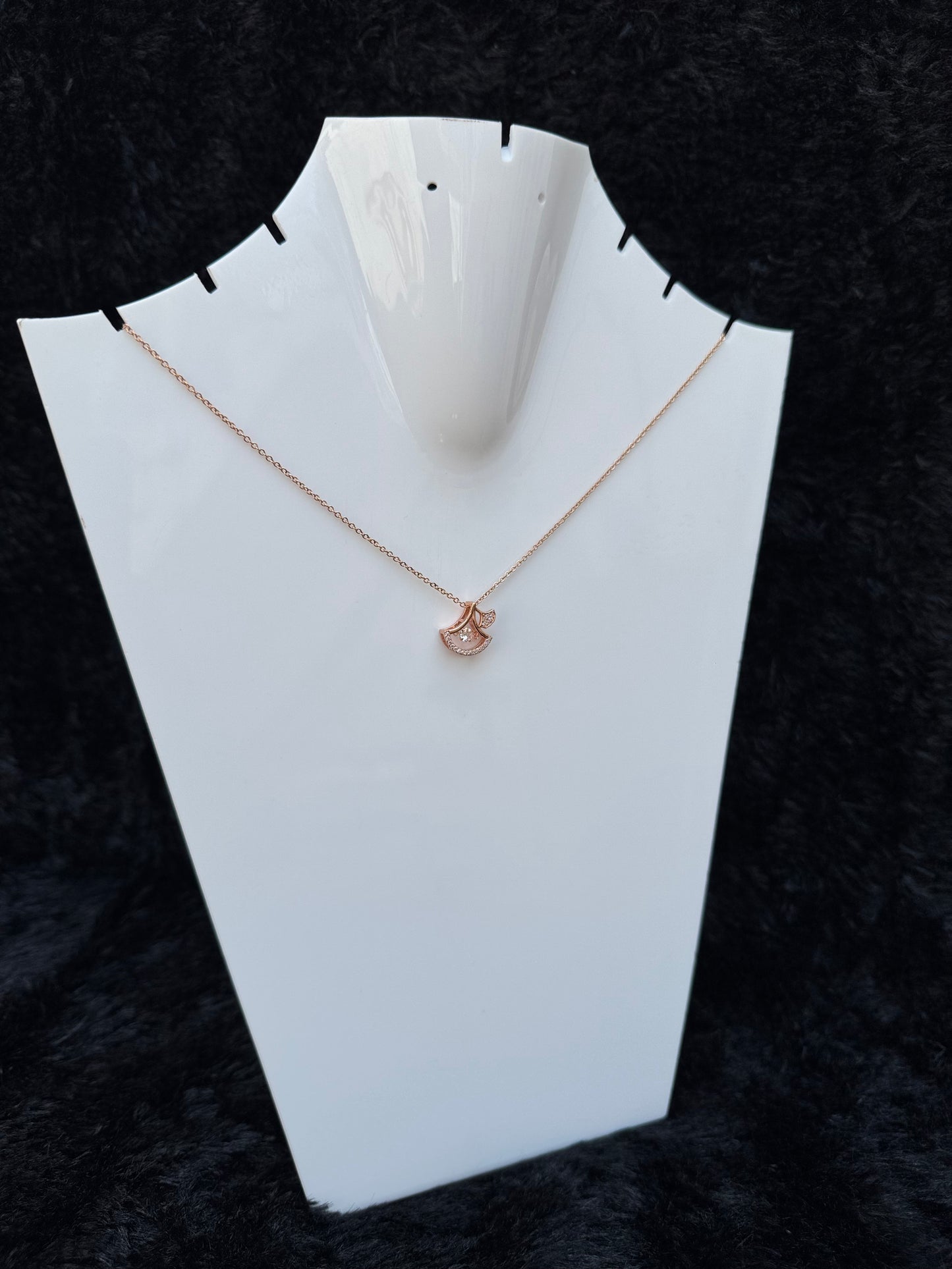 FLEUR PENDANT