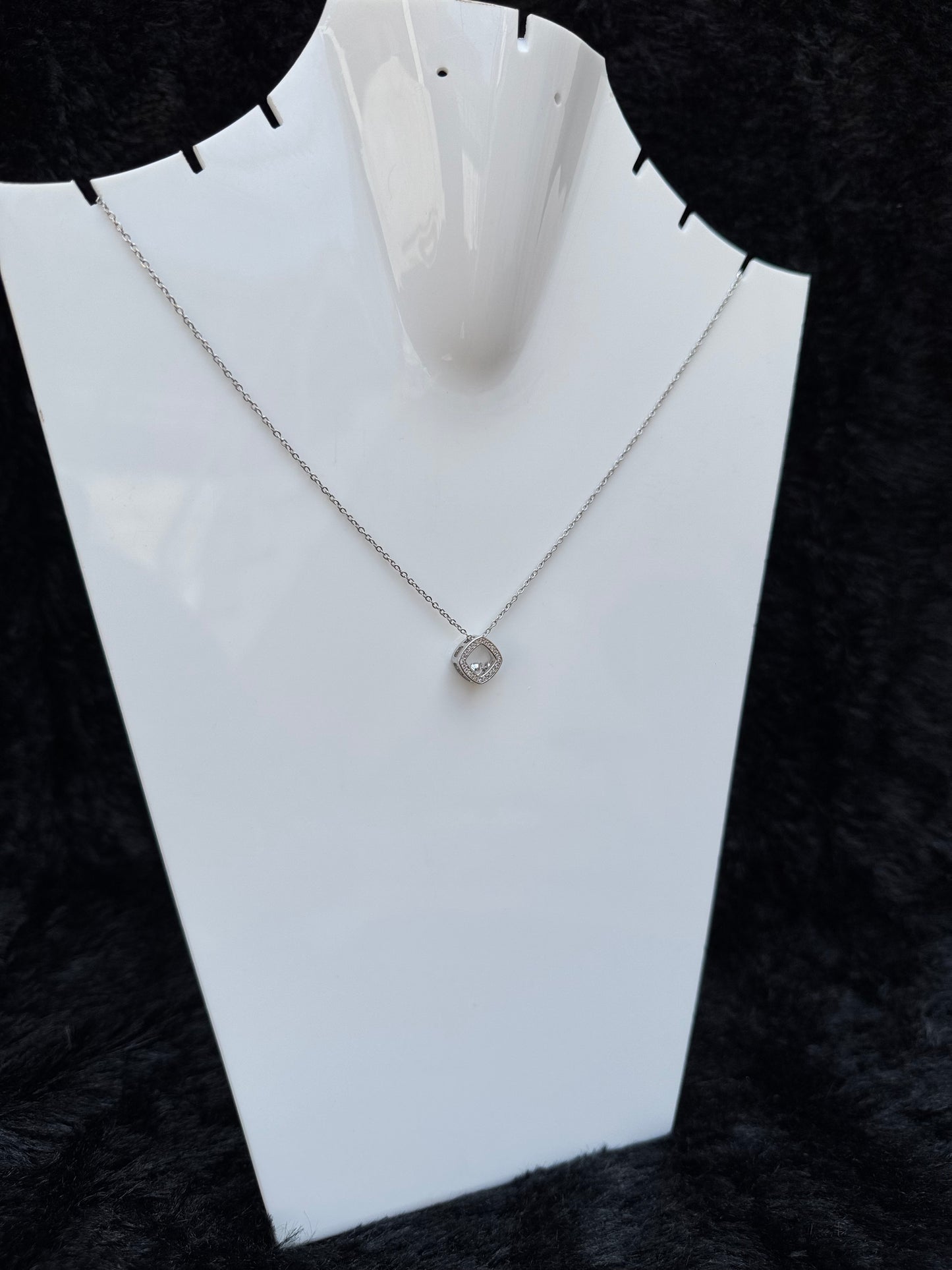 BOX PENDANT