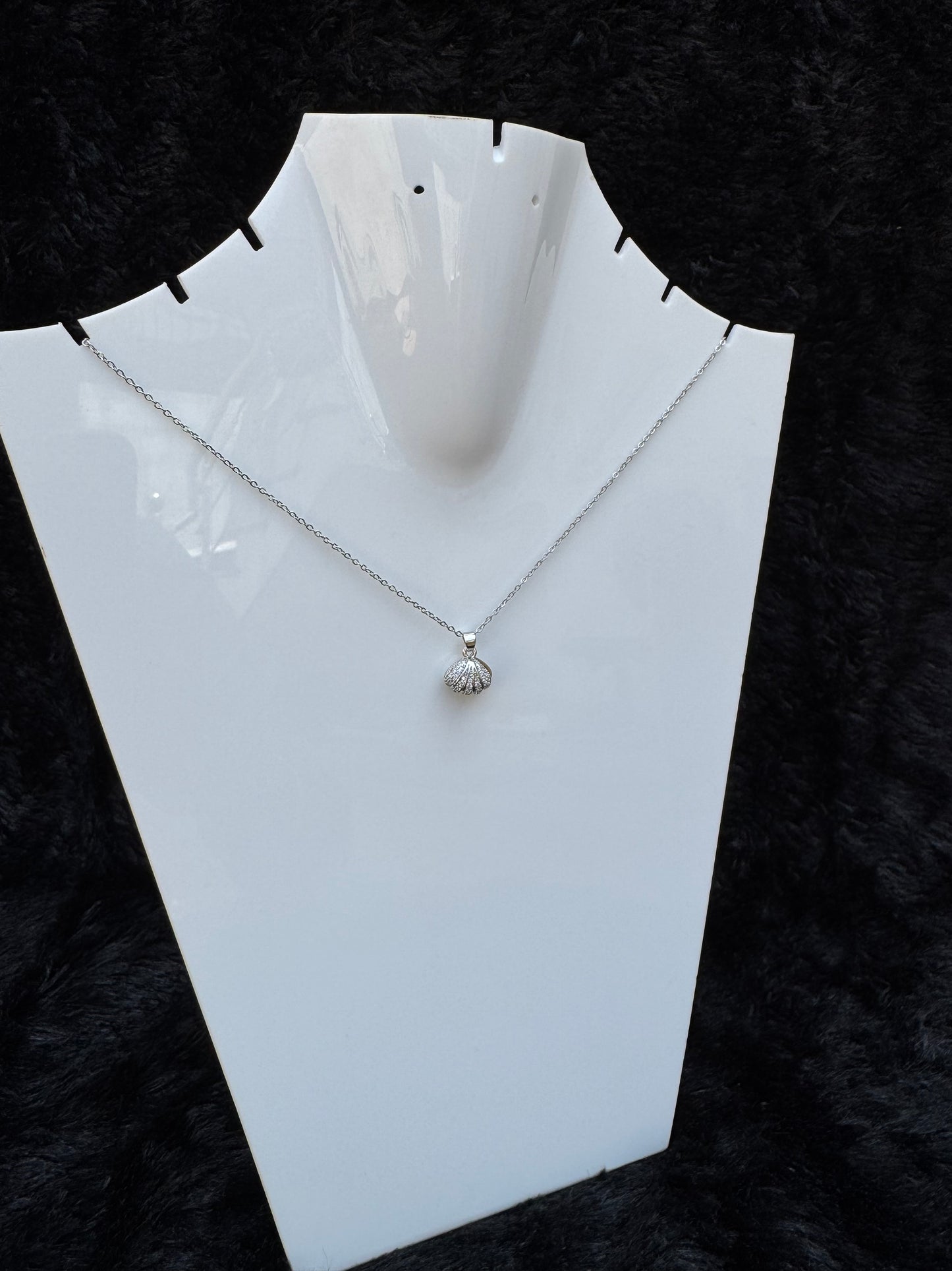SHELL OPENABLE PENDANT