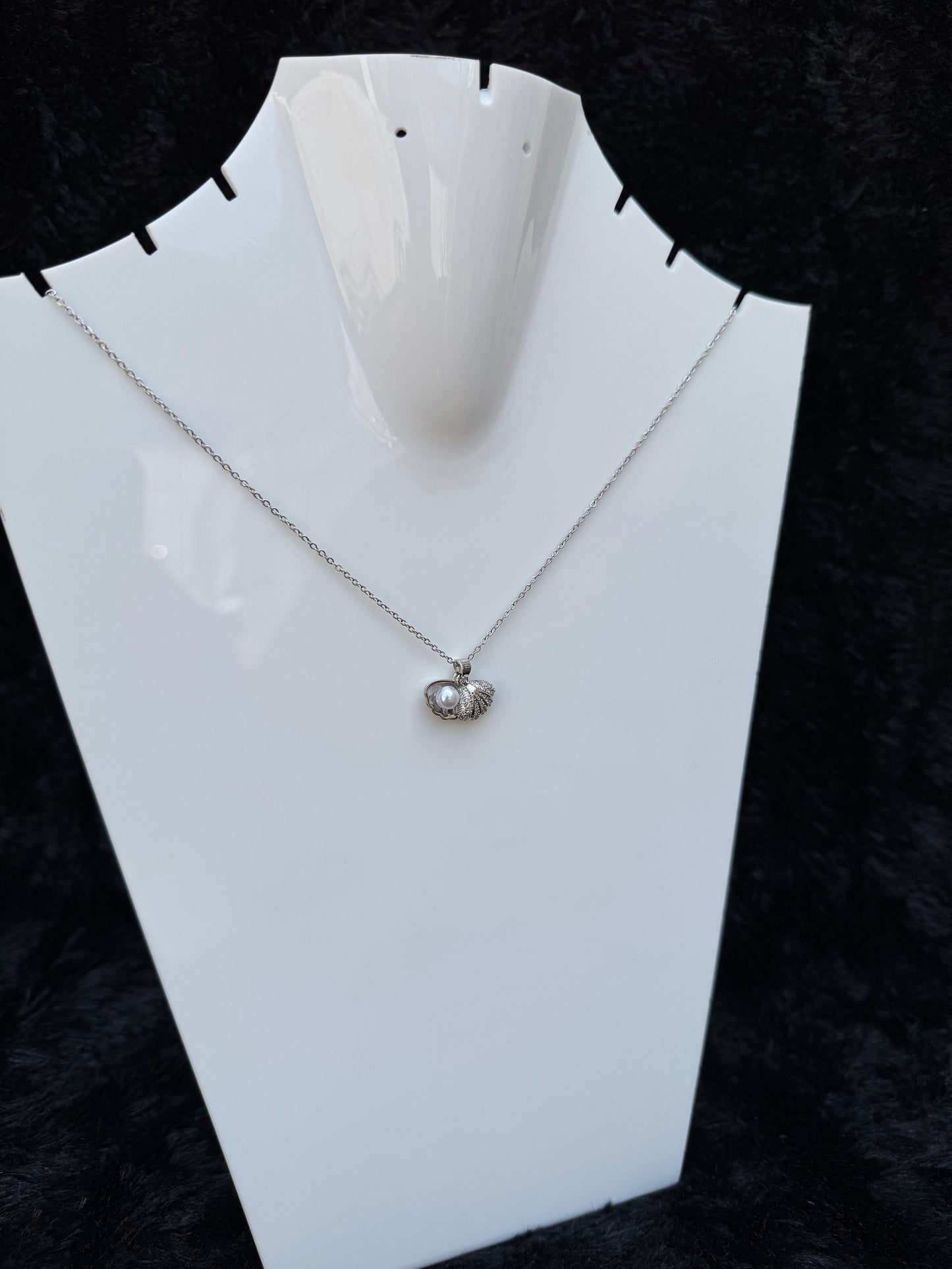 SHELL OPENABLE PENDANT