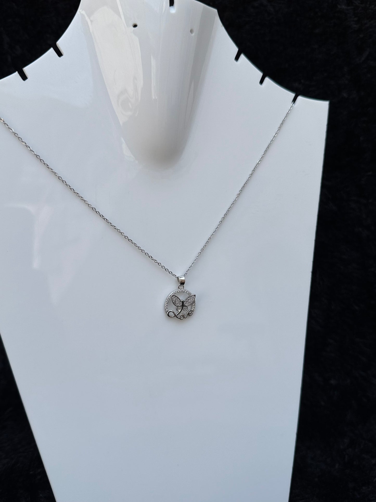LOVE BUTTERFLY PENDANT