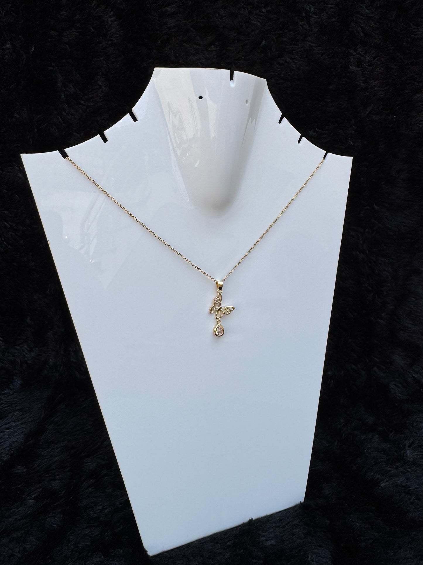 GLAM GIRL PENDANT