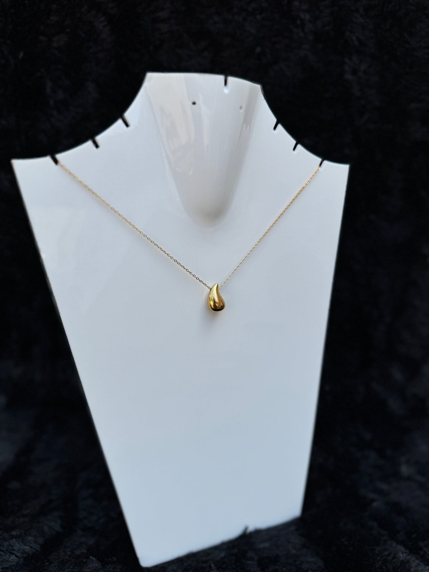 TEAR DROP PENDANT