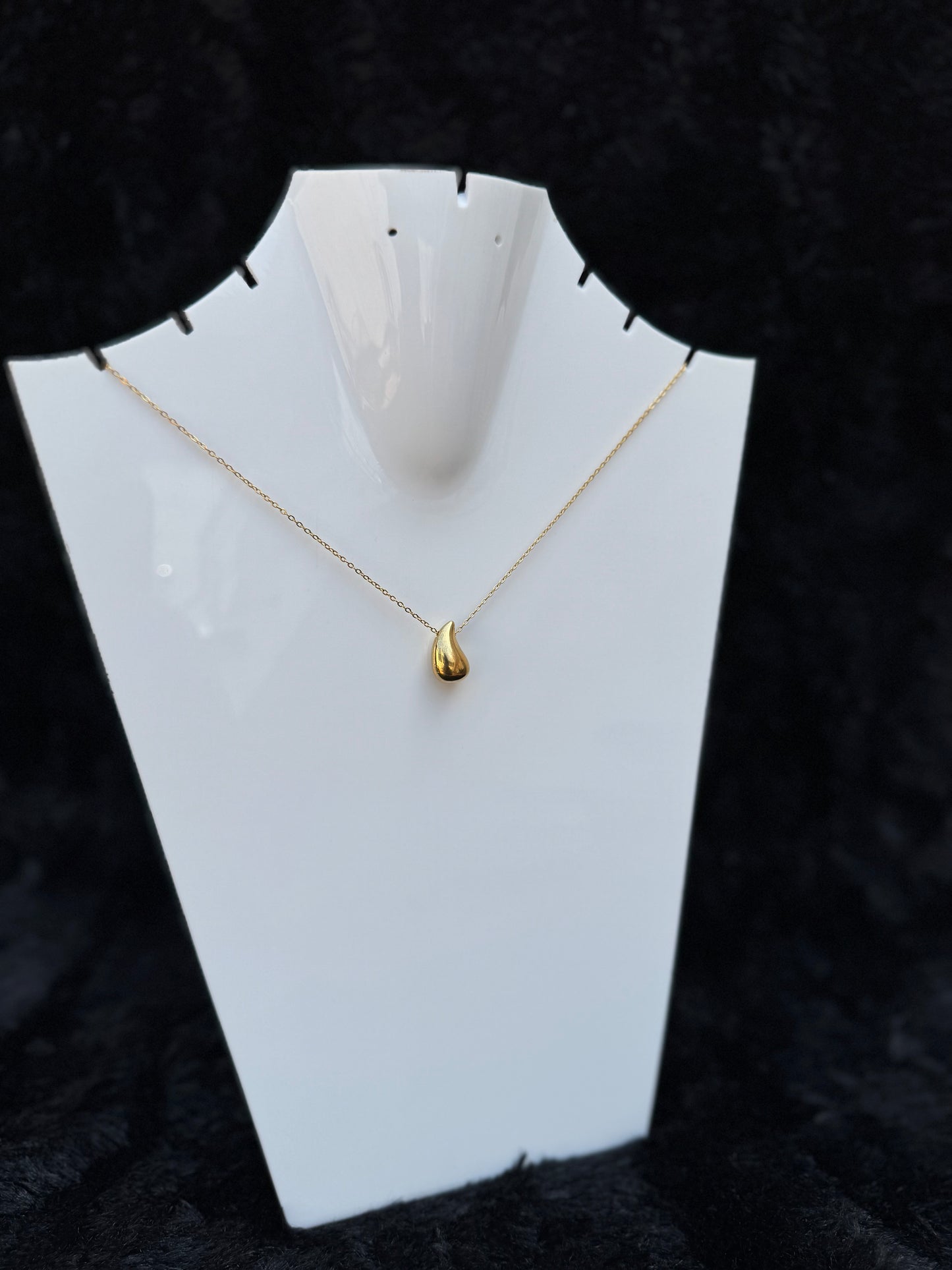 TEAR DROP PENDANT