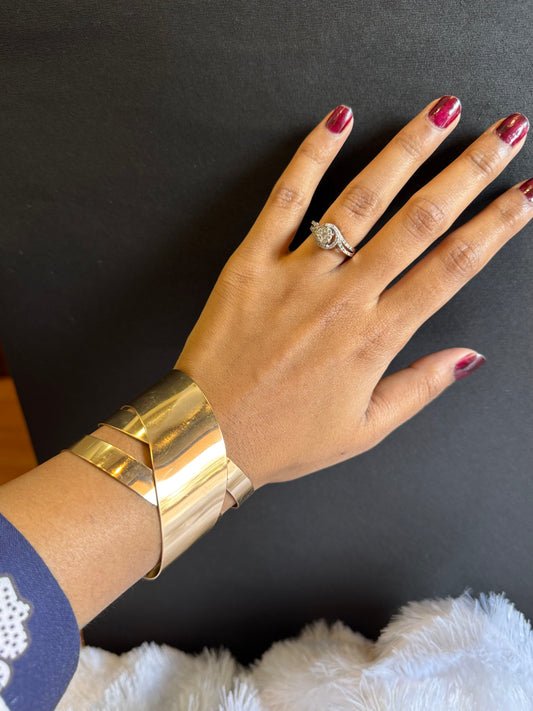 LUXE TWIST CUFF BRACELET