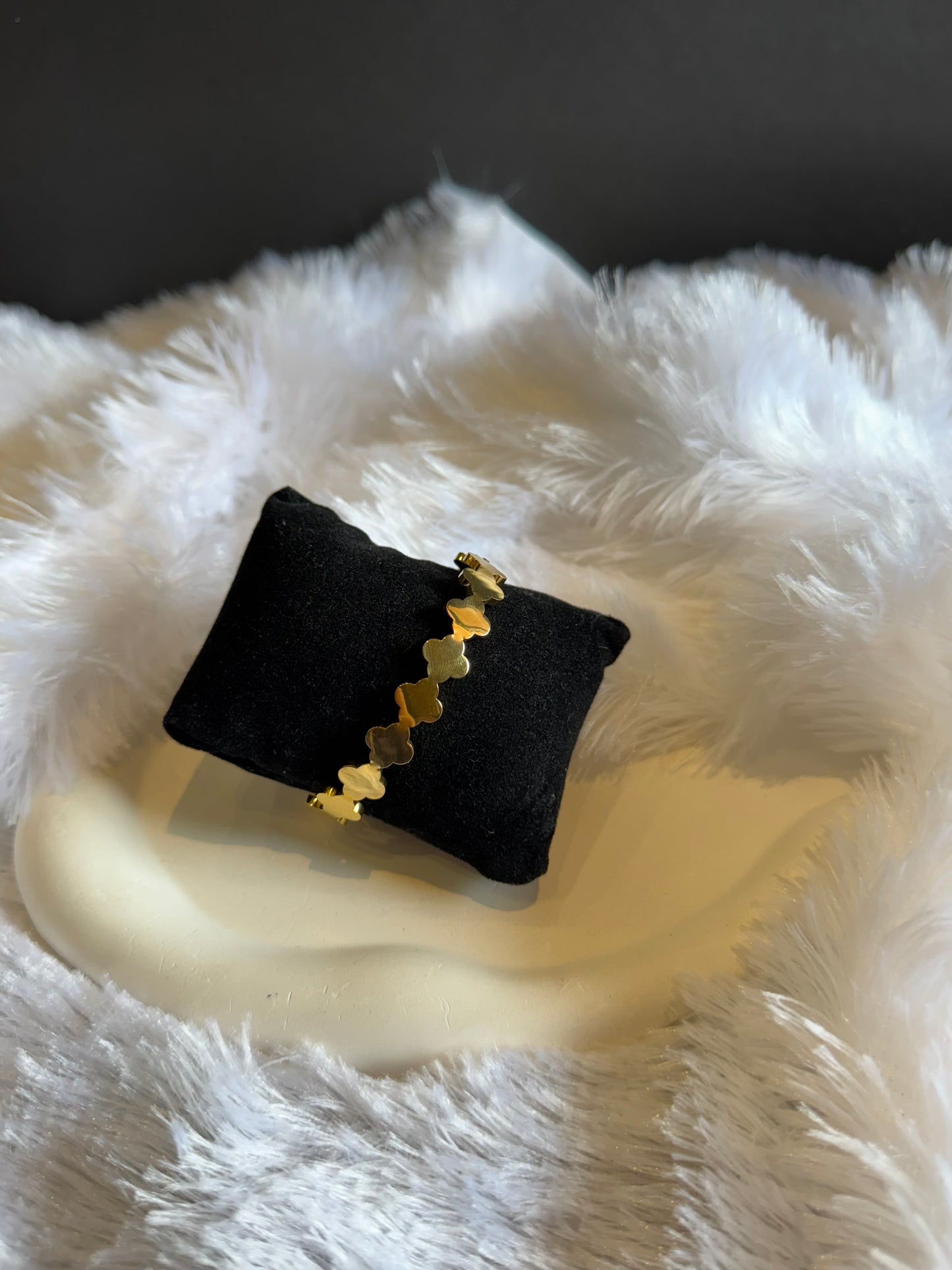 PETAL POP BANGLE BRACELET