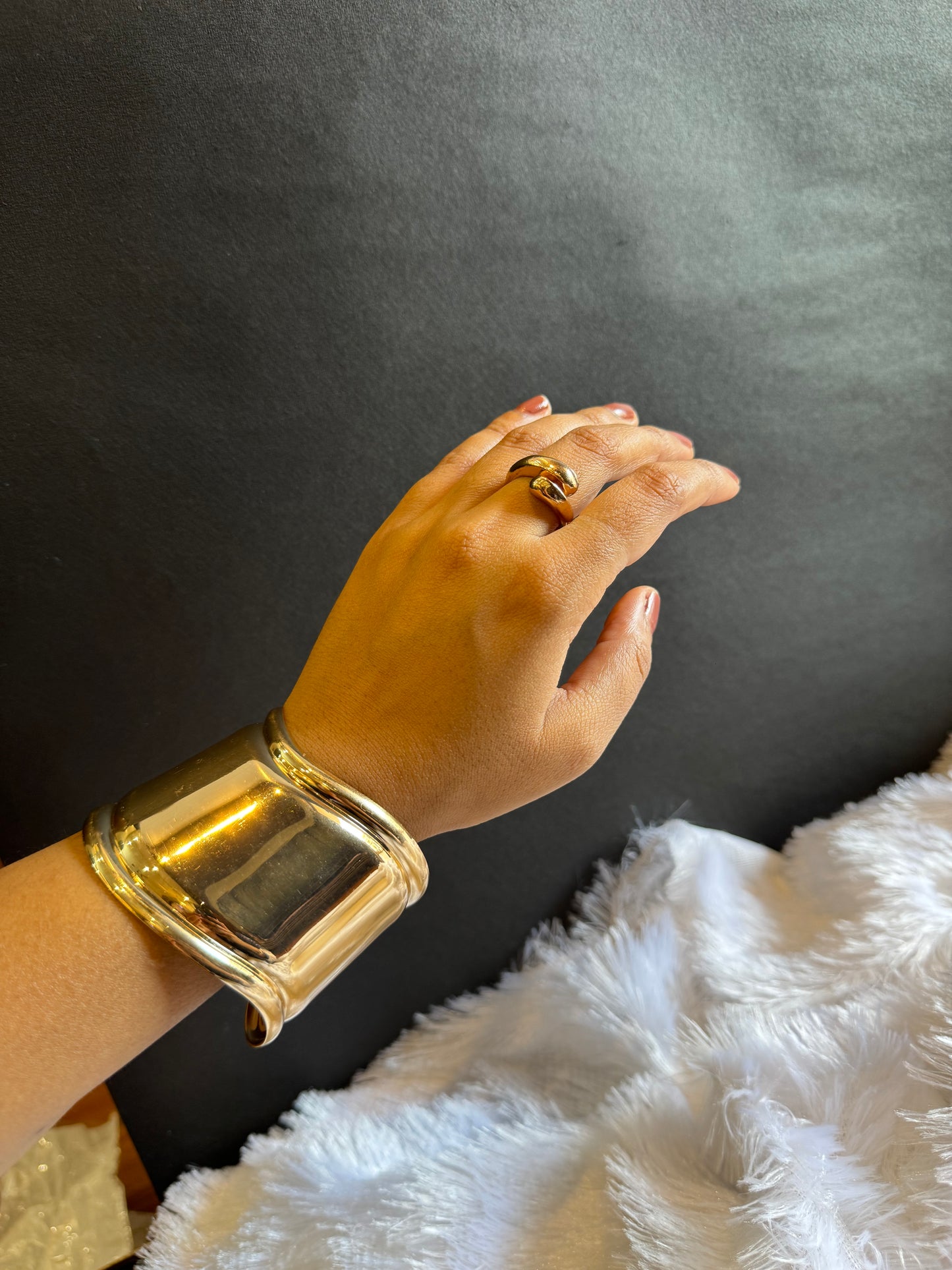 WONDER WOMAN CUFF BRACELET