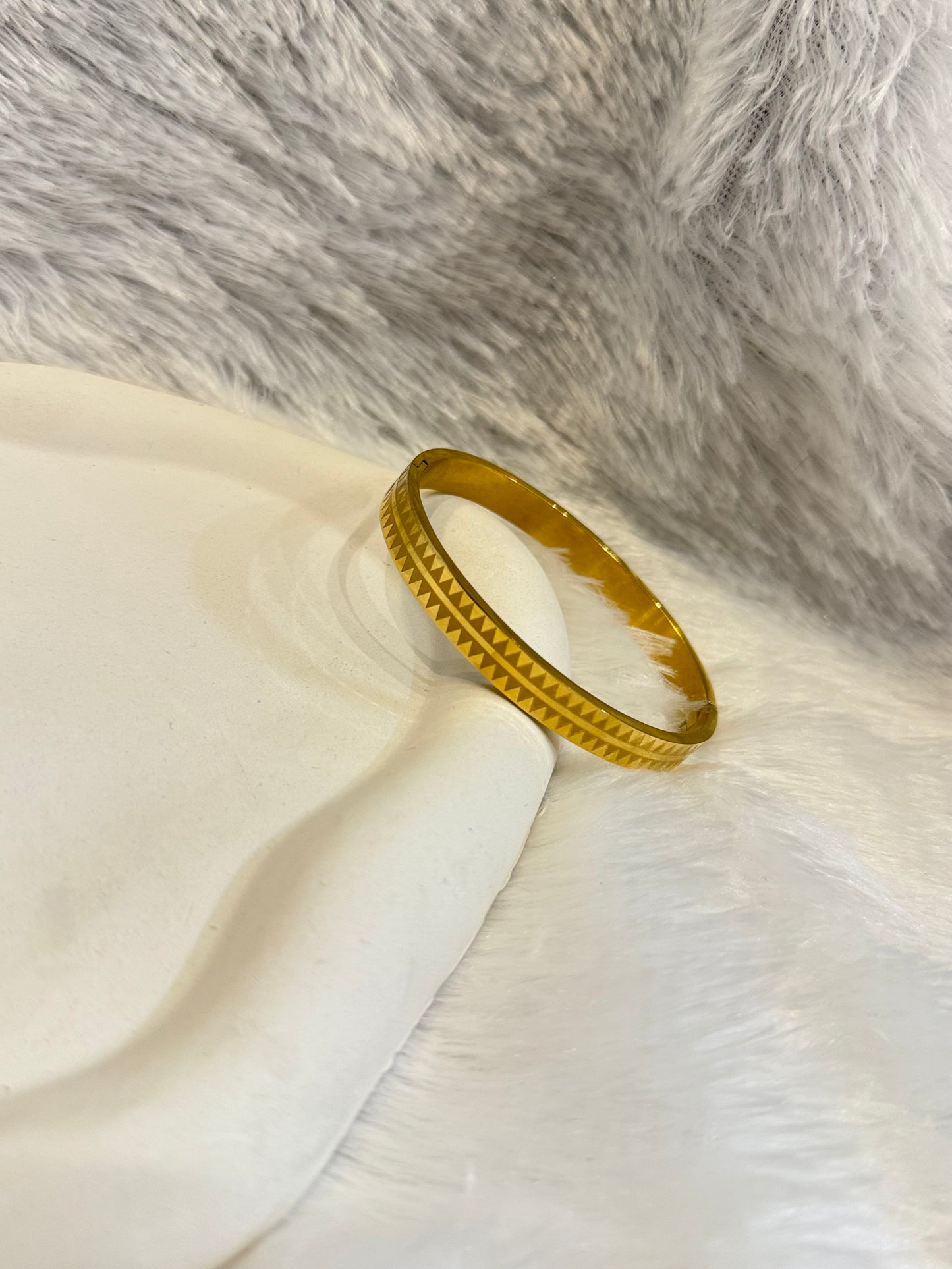 TRIPATTERN GOLD BRACELET