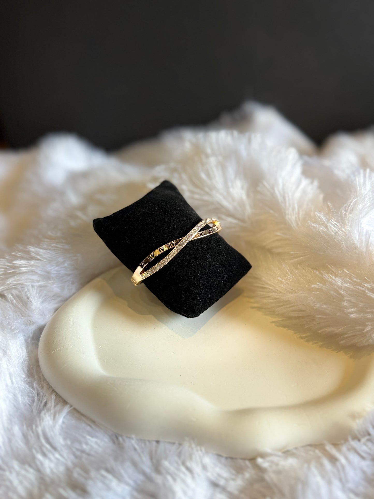ROMAN INFINITY BANGLE BRACELET