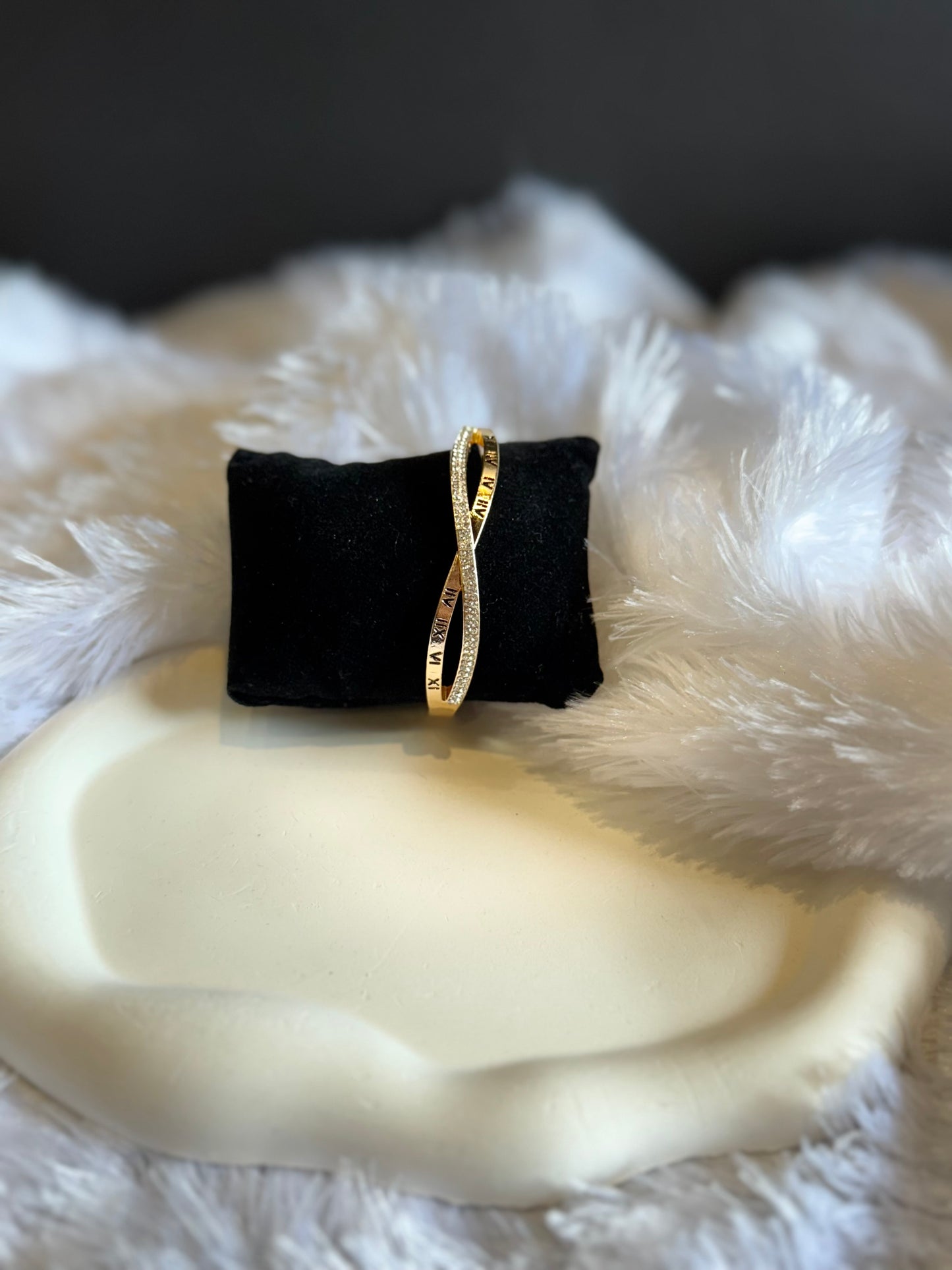 ROMAN INFINITY BANGLE BRACELET