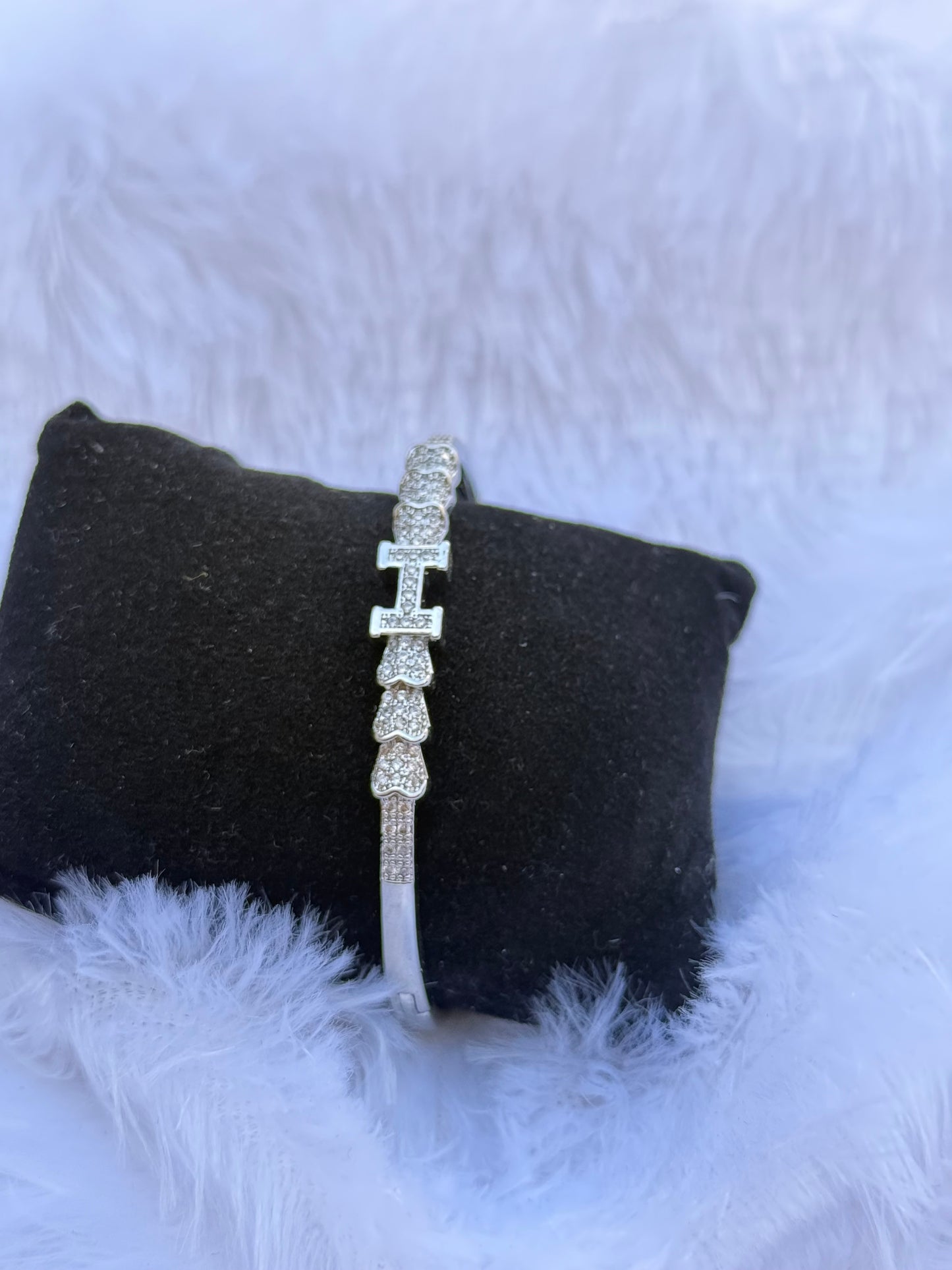 GIVA BRACELET