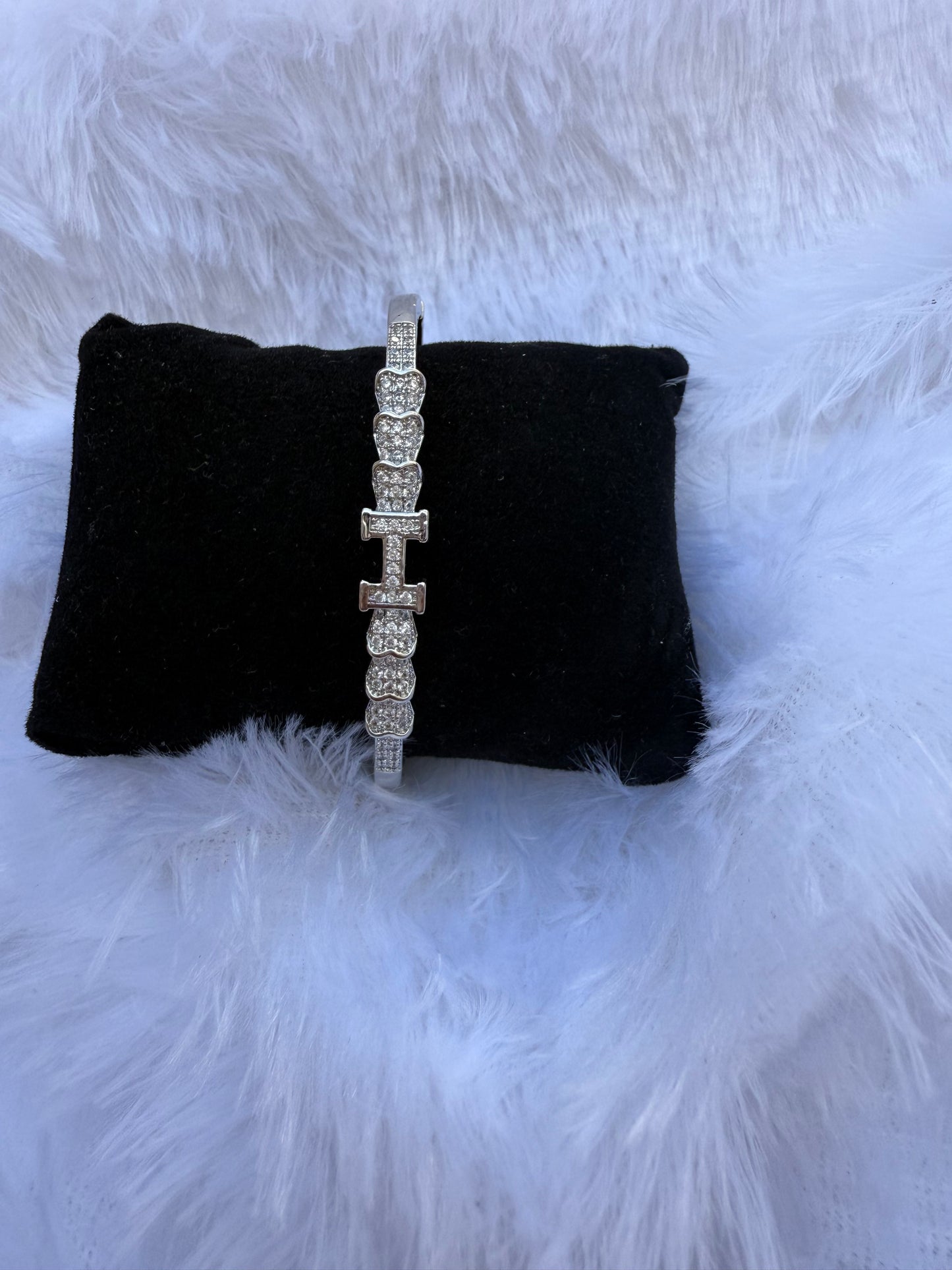 GIVA BRACELET