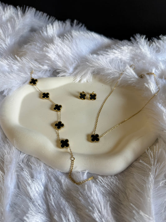 BLACK CLOVER JEWELLERY SET