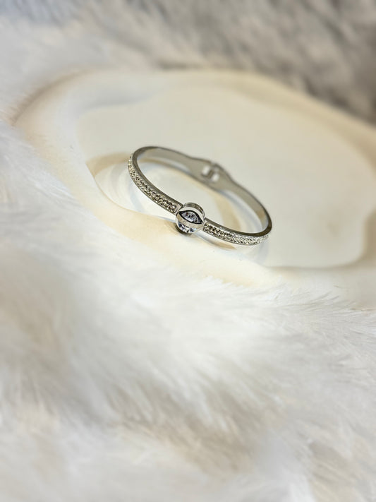 SOLITAIRE BRACELET