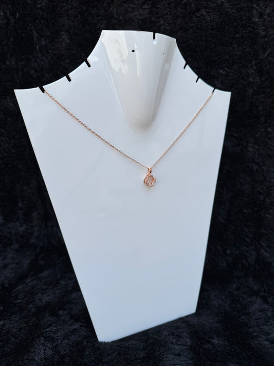 CELESTIA PENDANT