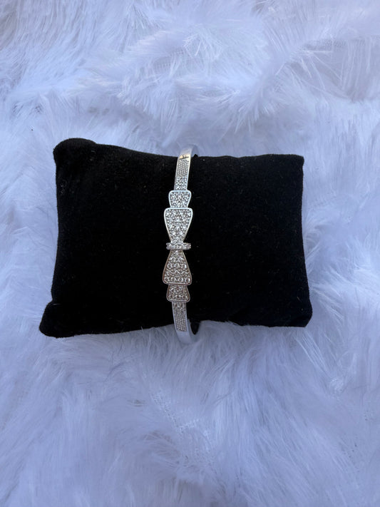 BOW BANGLE BRACELET